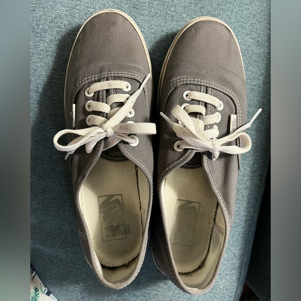 Women’s Vans tennis shoes gray size 8.5